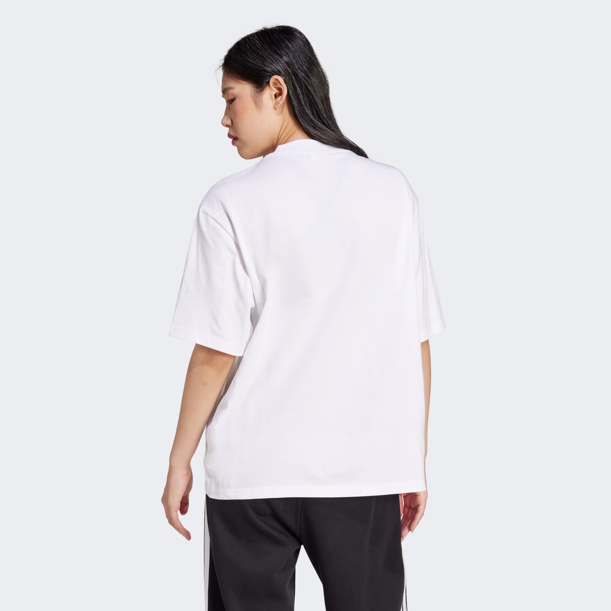 Essentials Contemporary Logo Boyfriend Tee Leyko JD9995 23 hover model.jpg